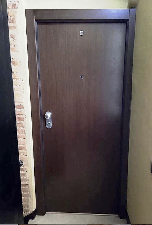 Puerta acorazada diseño exterior liso